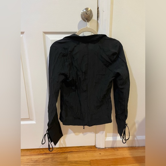 HM black top! - Picture 2 of 3